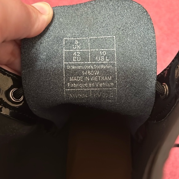 Dr Martens Women’s Black Patent Leather boots - Picture 7 of 9